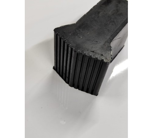 Насадка резиновая торцевая для поперечного упора (траверсы, стабилизатора) лестницы (для профиля 25х63мм)