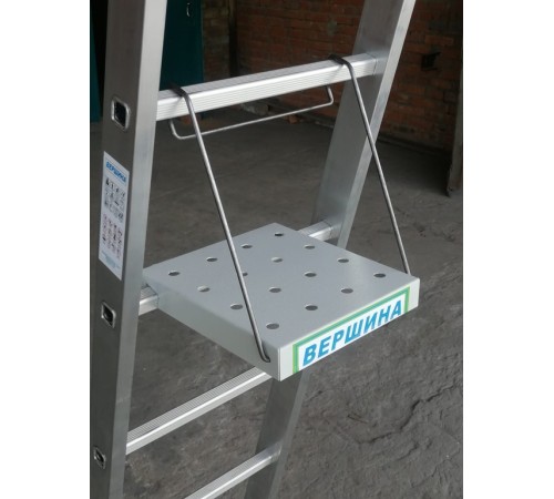 Ступень навесная для лестницы