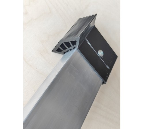 Упор поперечный 1100мм (пластик.насадки)